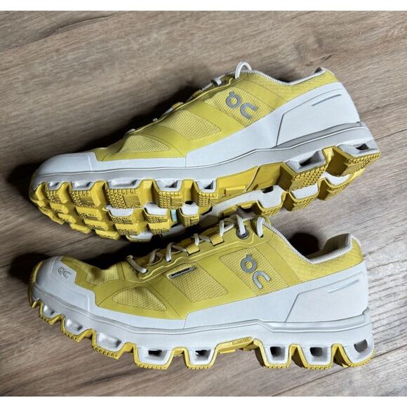Mint! ON Cloud Cloudventure Waterproof Yellow/Pearl Women's Sz 8.5 *SMALL FIT** - Picture 2 of 10